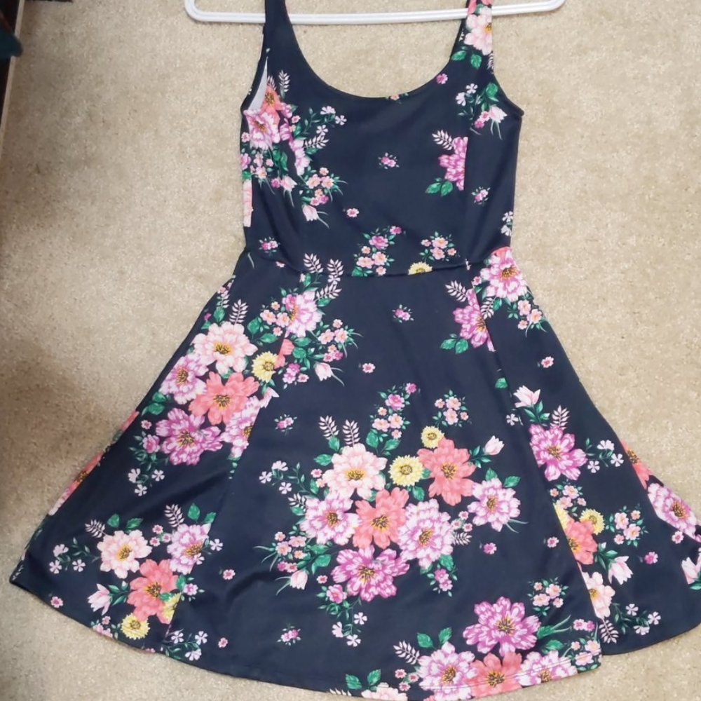 H&M stretchy, floral sundress